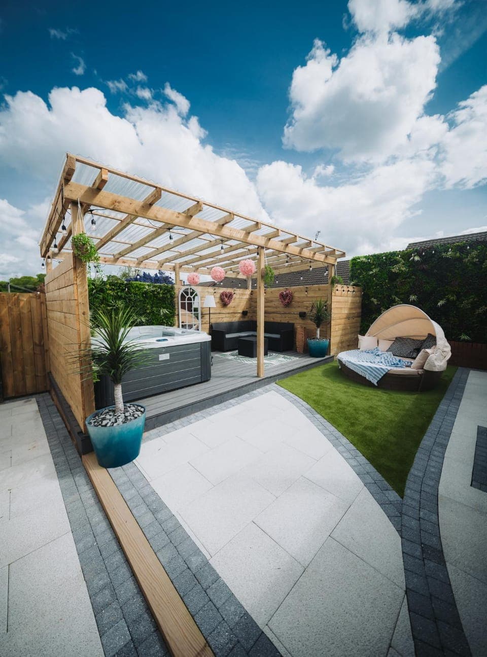 Cosy Hot Tub Getaway Bungalow House in Northern Ireland