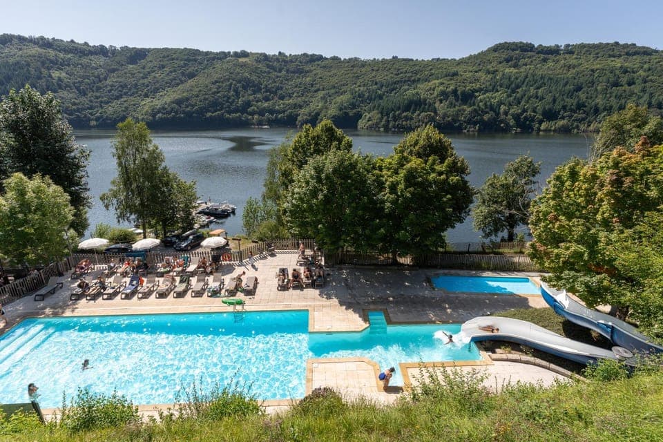 Spring, Day, Natural landscape, Lake view, Mountain view, Pool view, Swimming pool, sunbed