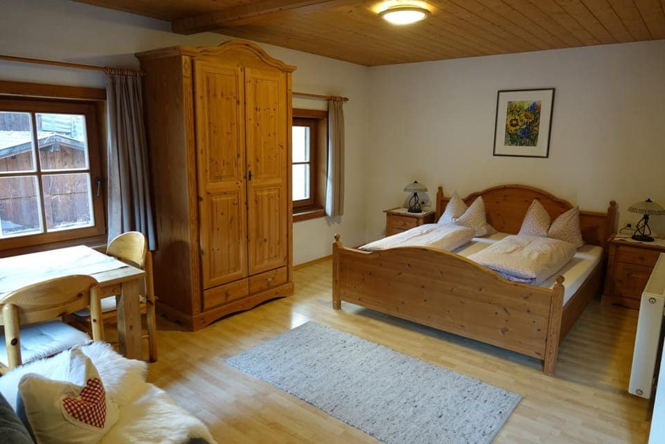 Bed, Photo of the whole room, Seating area, Bedroom, wardrobe