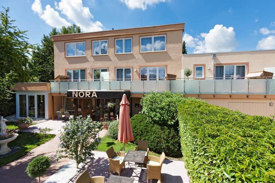 Property building, Garden