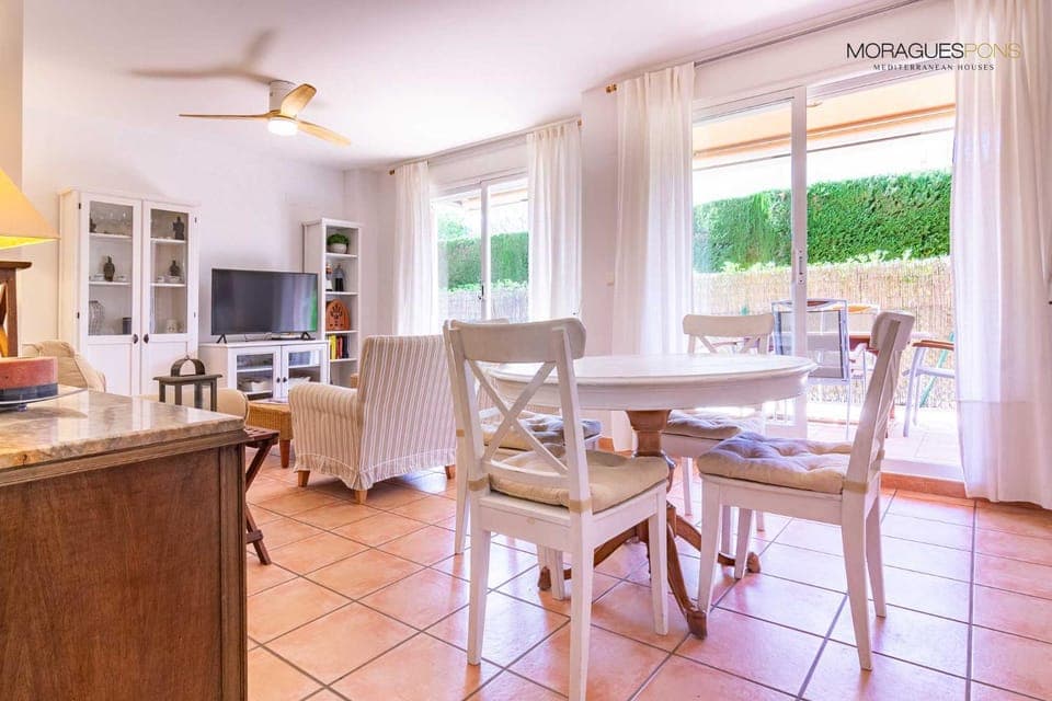 Communal lounge/ TV room, Dining area