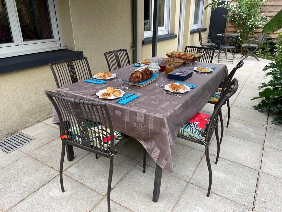 Dining area, Breakfast, Continental breakfast