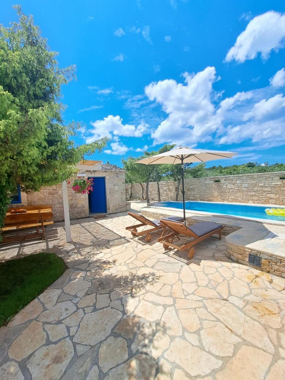 Patio, Day, Natural landscape, Pool view, Swimming pool, Swimming pool, sunbed