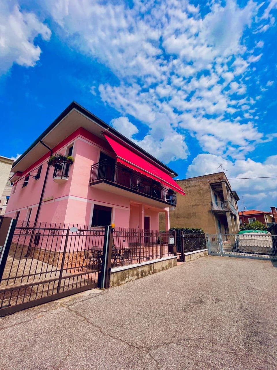 Property building, Day