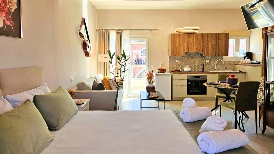 Bed, TV and multimedia, Coffee/tea facilities, View (from property/room), Balcony/Terrace, Balcony/Terrace, Kitchen or kitchenette, Living room, Photo of the whole room, Seating area, Dining area, Bedroom, Guests, Area and facilities, Quiet street view, locker, oven, stove, toaster, towels