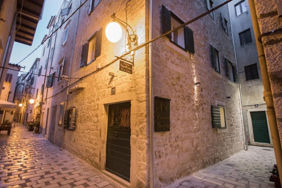 Property building, Facade/entrance, Street view