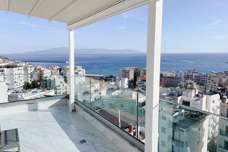 View (from property/room), Balcony/Terrace, City view, Mountain view, Sea view