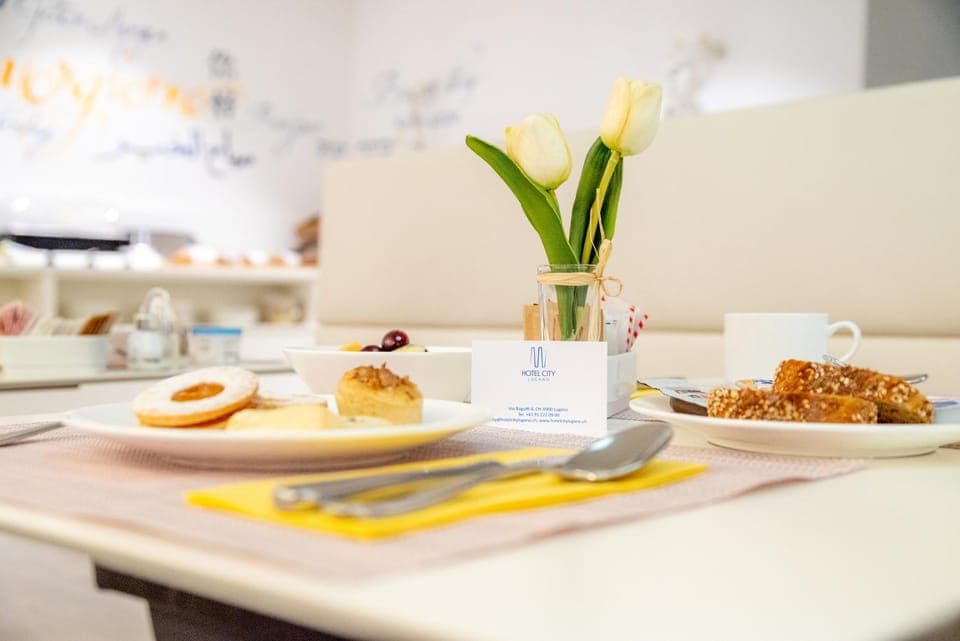 Restaurant/places to eat, Food, Breakfast