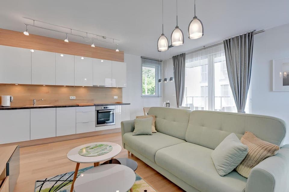 Bed, Kitchen or kitchenette, Living room, Seating area, stove