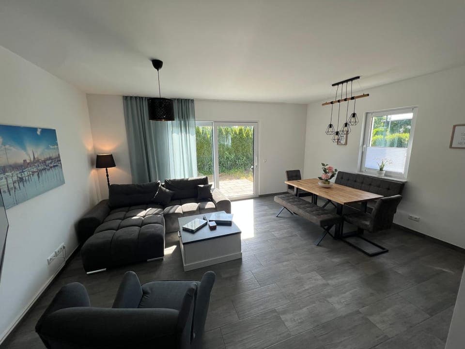 TV and multimedia, Living room, Seating area