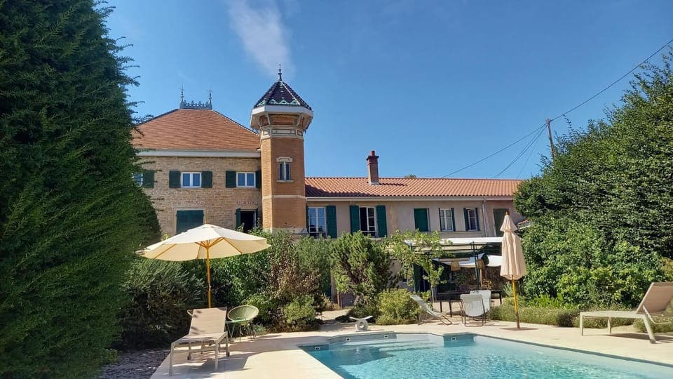 Property building, Pool view