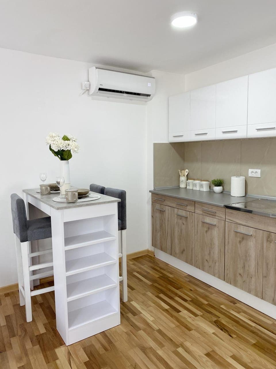 Kitchen or kitchenette