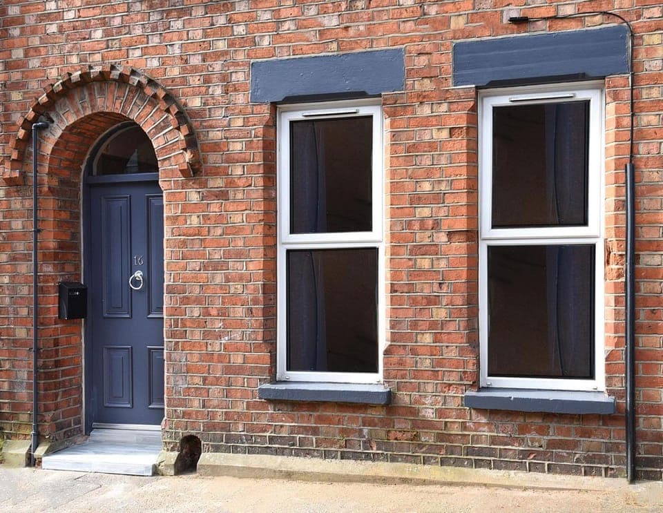 Property building, Facade/entrance