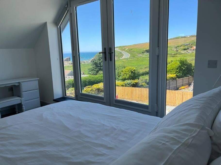 Natural landscape, Bedroom, Sea view