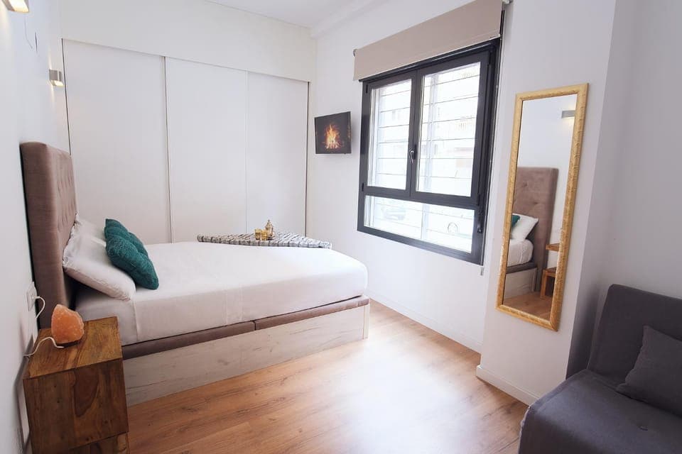 Bed, Photo of the whole room, Bedroom