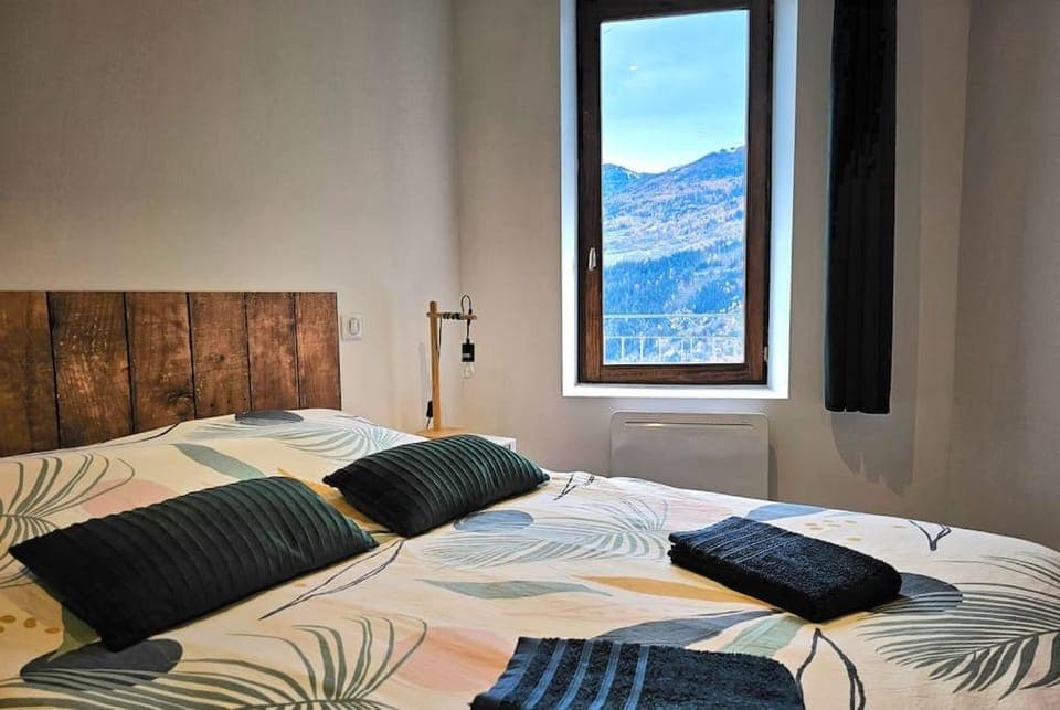 Bed, Natural landscape, Bedroom, Mountain view