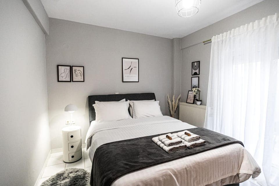 Bed, View (from property/room), Bedroom