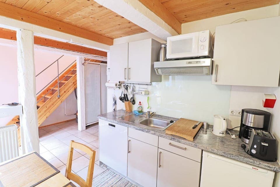 Coffee/tea facilities, Kitchen or kitchenette, Dining area, dishwasher, minibar, stove, toaster