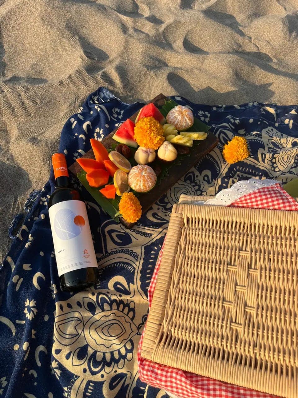 Day, Natural landscape, Food and drinks, Beach, Food