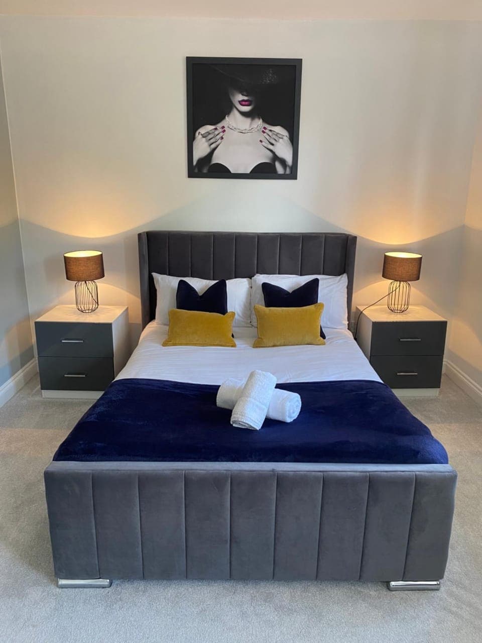 Bed, Photo of the whole room, Bedroom