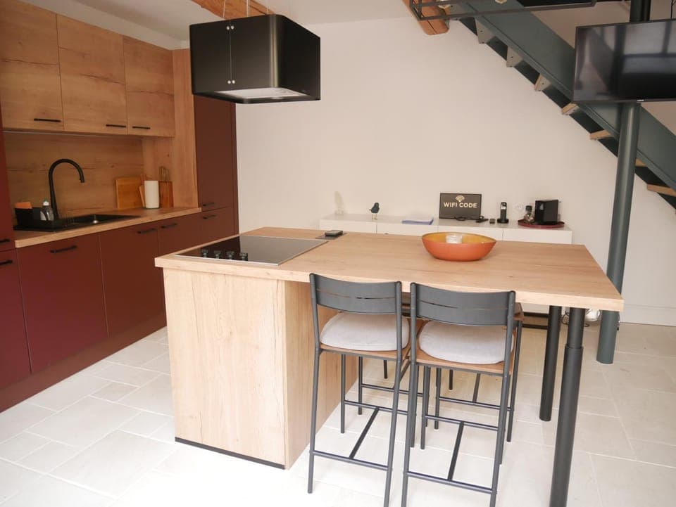 Dining area, kitchen