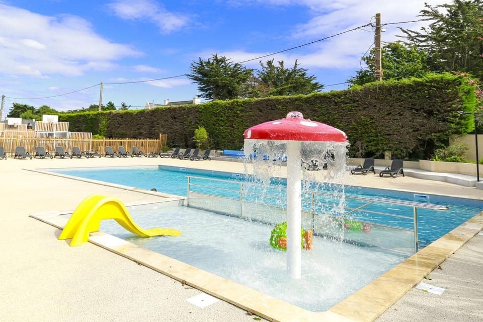 Swimming pool, Swimming pool