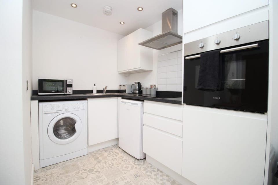 Coffee/tea facilities, Kitchen or kitchenette, minibar, pet friendly, stove, toaster