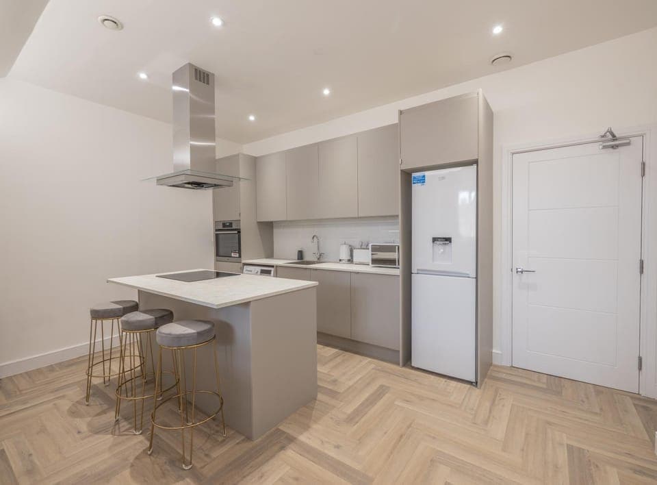 Kitchen or kitchenette, oven, stove