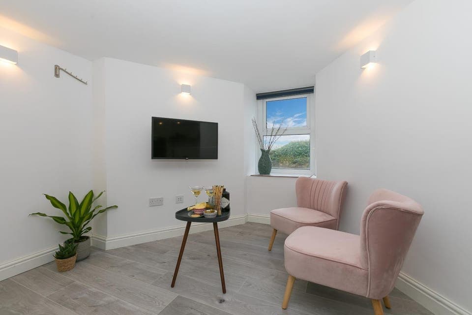 TV and multimedia, Seating area