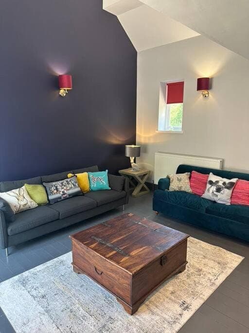 Communal lounge/ TV room