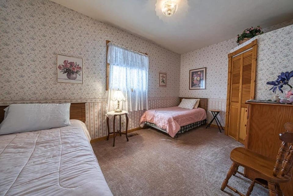 Bed, Bedroom