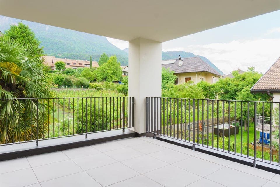 Balcony/Terrace, Mountain view