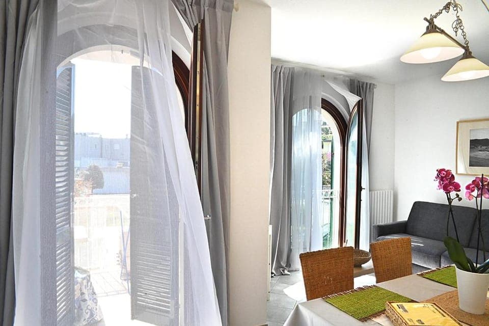 Shower, Nearby landmark, Balcony/Terrace, Living room, Seating area, Parking, flat iron, internet, kitchen