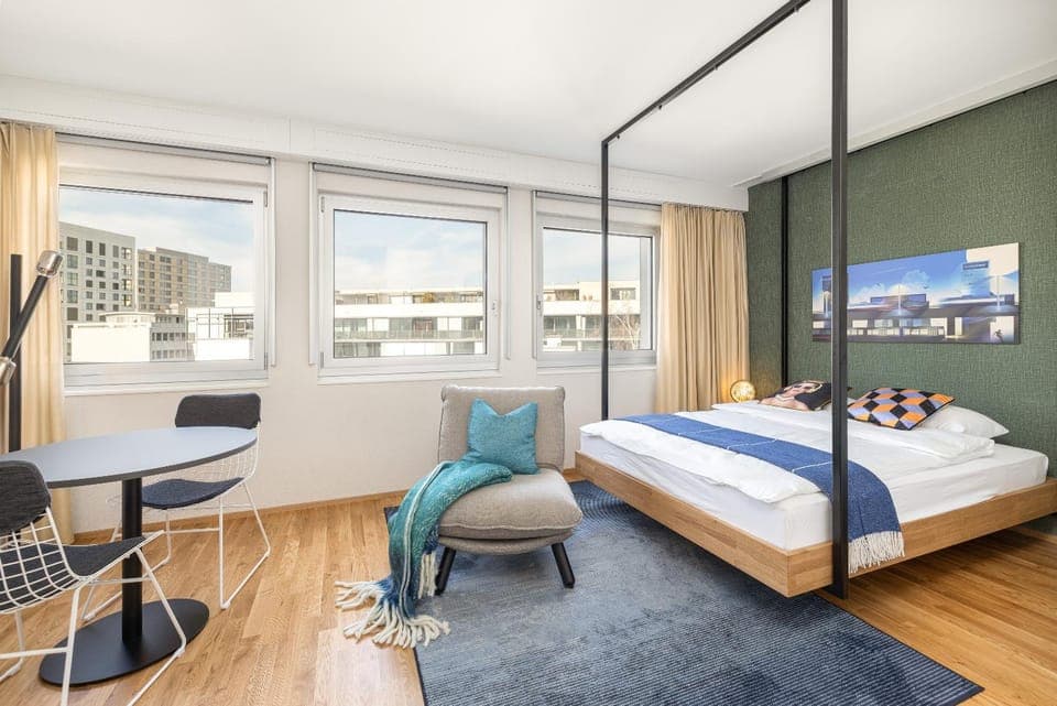 Bed, Living room