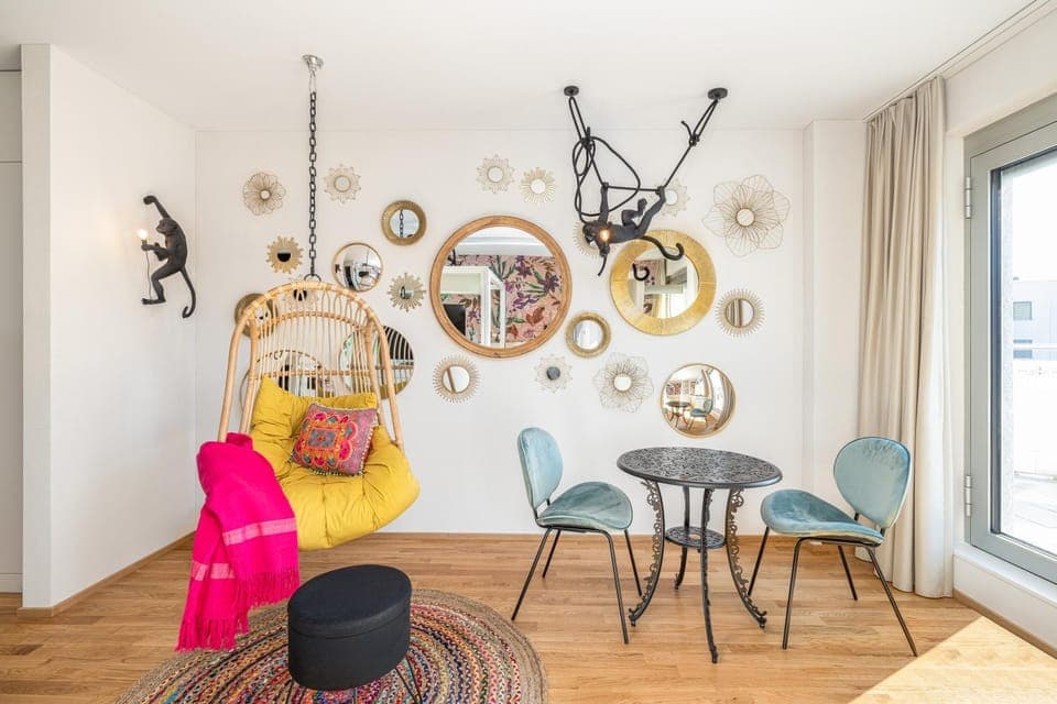 Living room, Decorative detail, Seating area