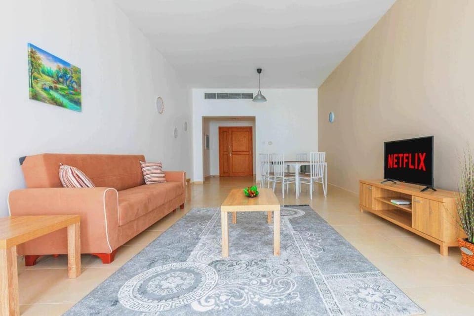 Communal lounge/ TV room, TV and multimedia, Living room, Seating area, Evening entertainment