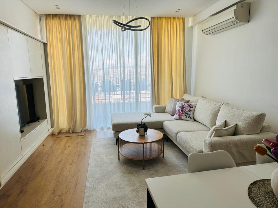 TV and multimedia, Living room, Seating area, air conditioner