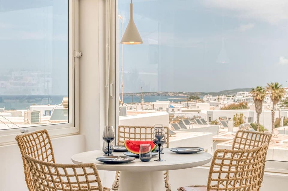 Dining area, City view, Sea view