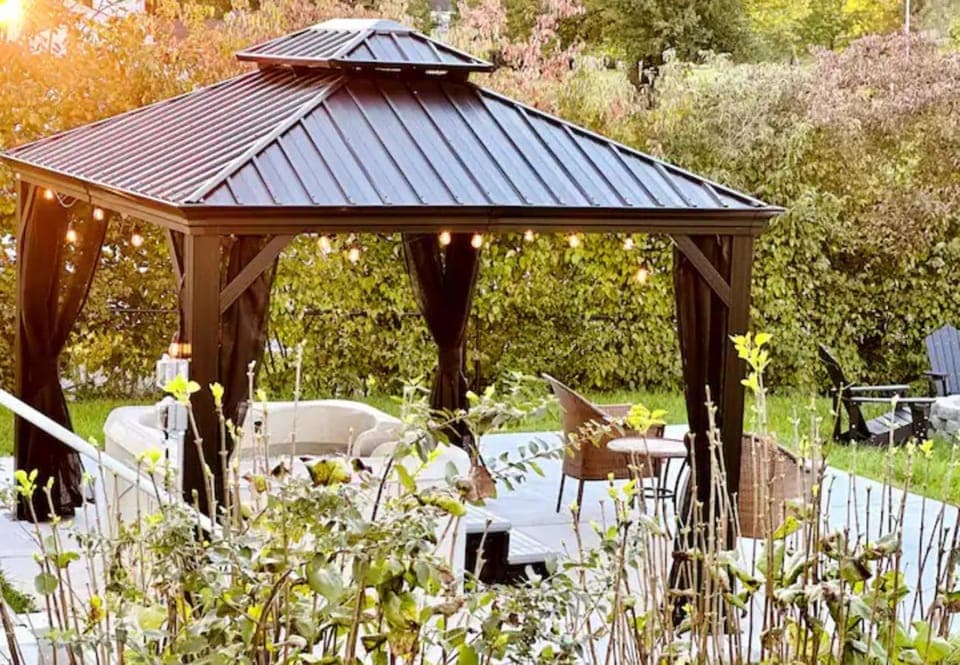 All Seasons Cottage - Game Room - Firepit By Zen Living Short Term Rental House in Luray