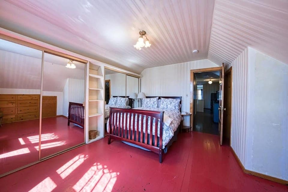 Bed, Bedroom