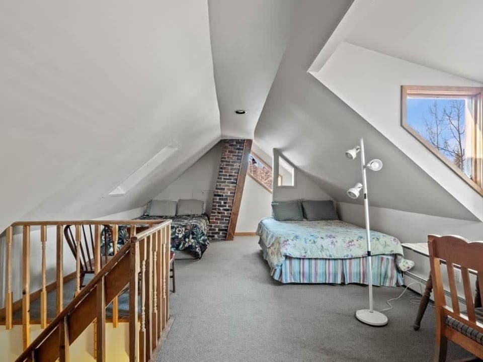 Bed, Seating area, Bedroom