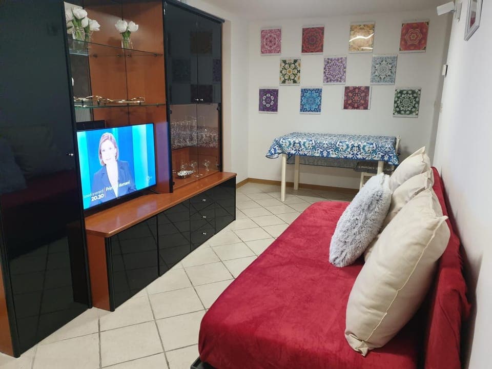 Communal lounge/ TV room