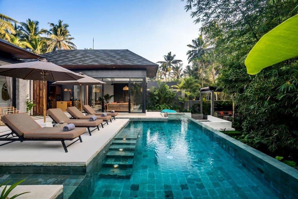 Property building, View (from property/room), Pool view, Swimming pool, sunbed