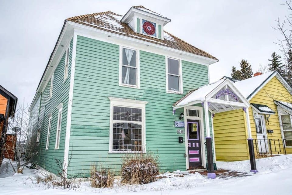 Property building, Day, Winter