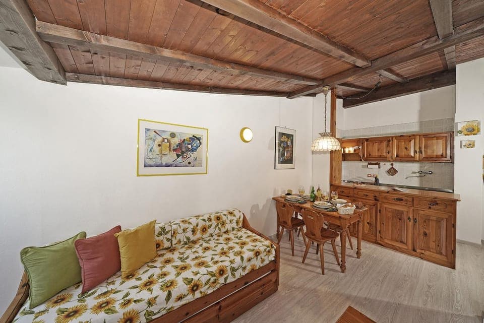 Communal lounge/ TV room, Living room