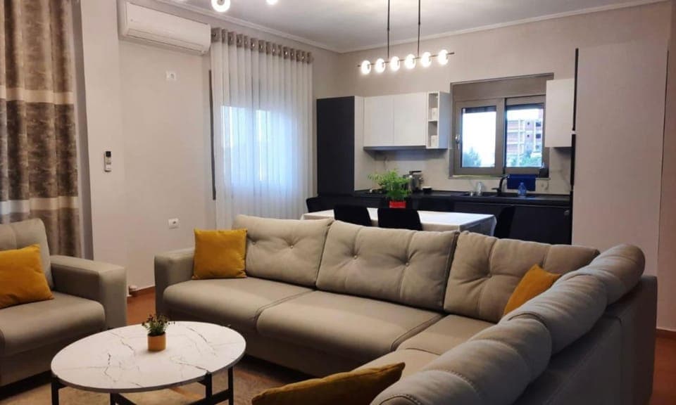 Kitchen or kitchenette, Living room, Seating area, Dining area