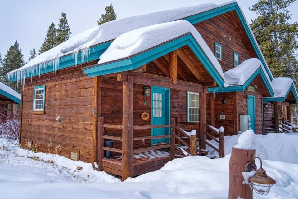 Property building, Day, Winter