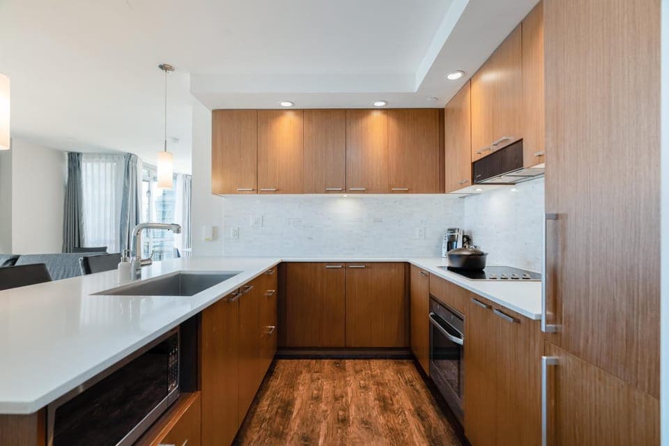 Coffee/tea facilities, dishwasher, minibar, pet friendly, stove, toaster, kitchen