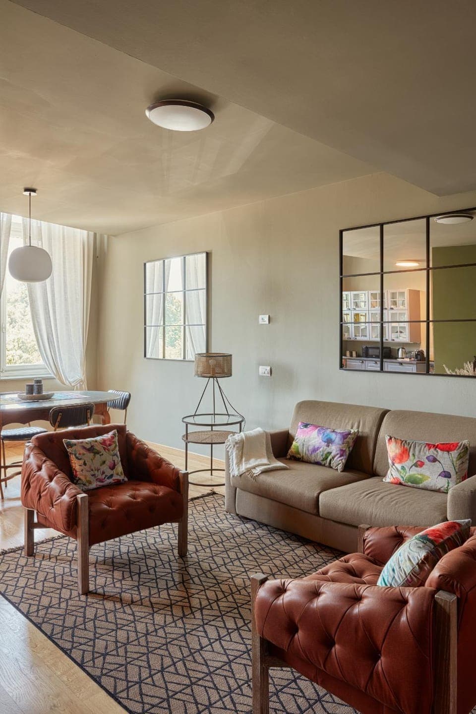 Communal lounge/ TV room, Bird's eye view, TV and multimedia, View (from property/room), Seating area, City view, Garden view, Landmark view, Street view, Inner courtyard view, Parking, internet, elevator, air conditioner