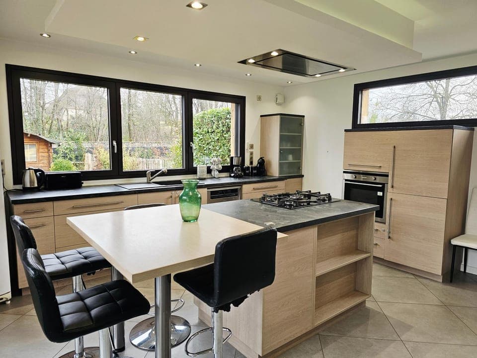 Kitchen or kitchenette, Dining area, dishwasher, stove, toaster